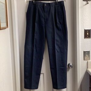 Men’s Van Heusen Cotton Pleat Front Navy Blue Slacks, 34/32, EUC